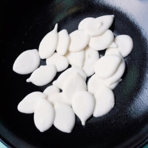 38. NOVACREM PASTILHAS BRANCAS